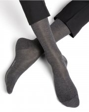 Chausettes en soie gris fonc