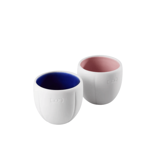 Deux tasses  caf en porcelaine